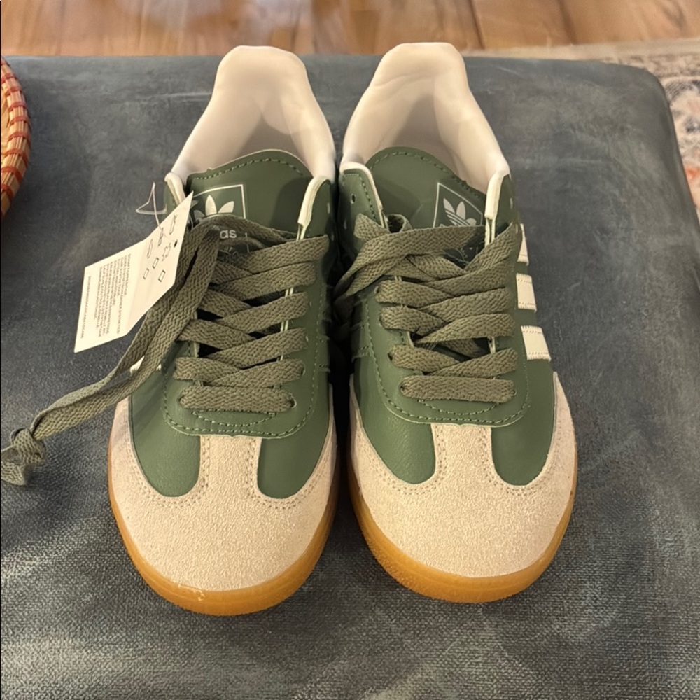 Adidas women’s Sambas size 5 EU 36